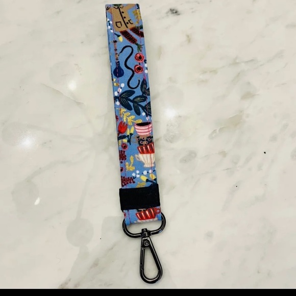 Handmade Alice in Wonderland key fob - Picture 2 of 2